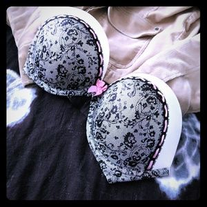 4/$25 Victoria Secret Bra